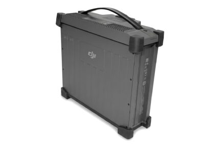 Akku DJI Agras T50 Intelligent Flight Battery (DB1560) schräg von vorne mit Tragegriff