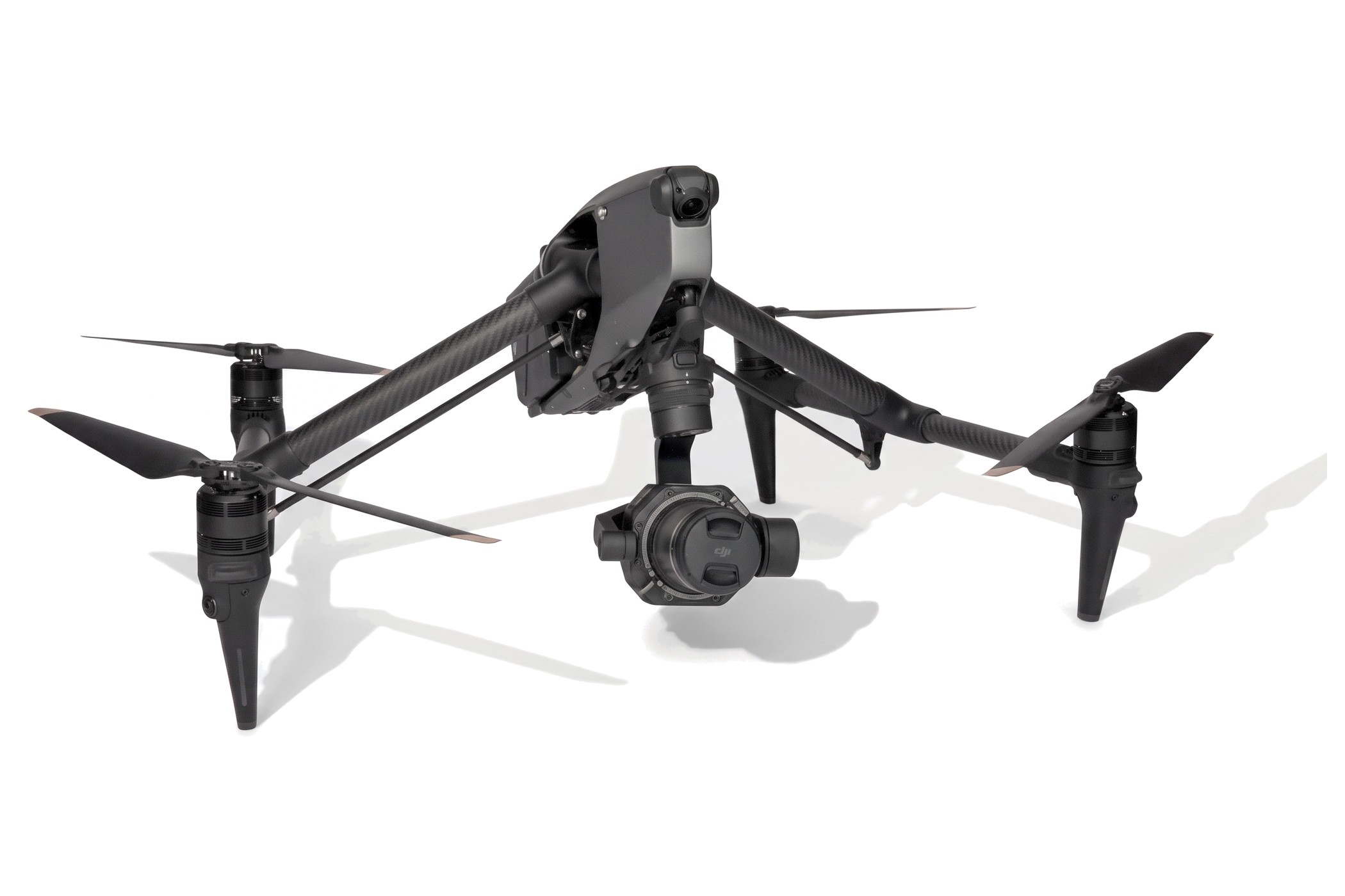 DJI Inspire 3 von vorne mit Kamera Zenmuse X9 und vier Propellern