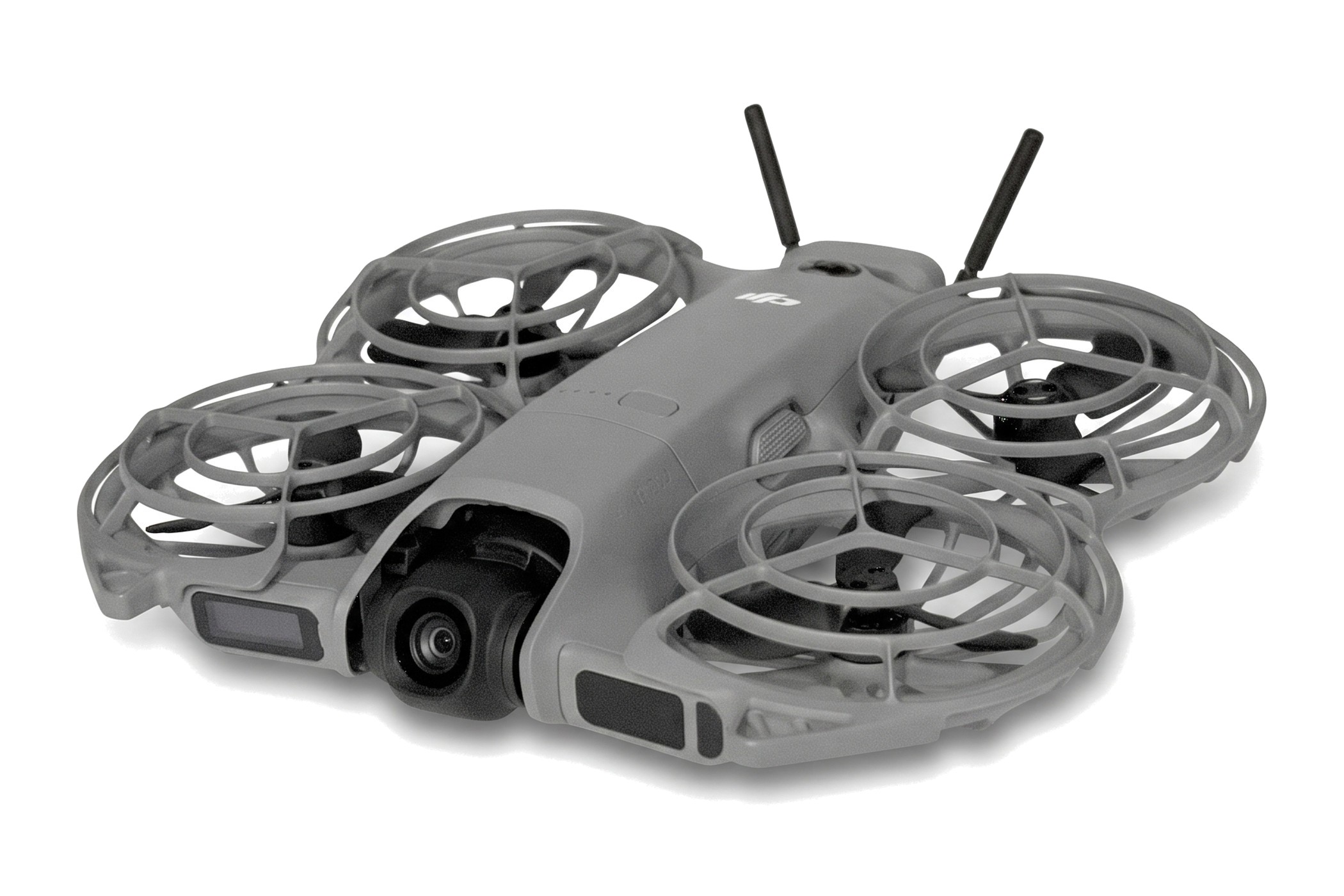 DJI Neo 2 Drohne schräg von vorne mit Propellerschutz und Kamera