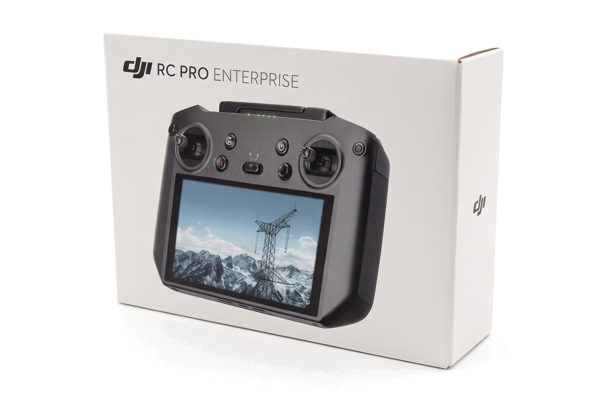 Originalverpackung der DJI RC Pro Enterprise Fernsteuerung, schräg von vorne
